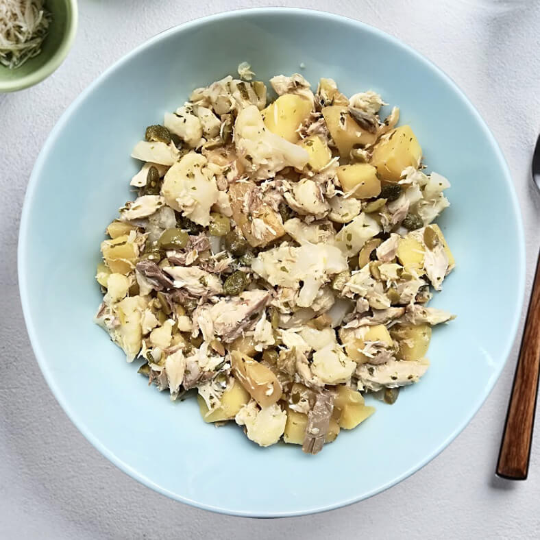 Insalata leggera di sgombro, mela e cavolfiore