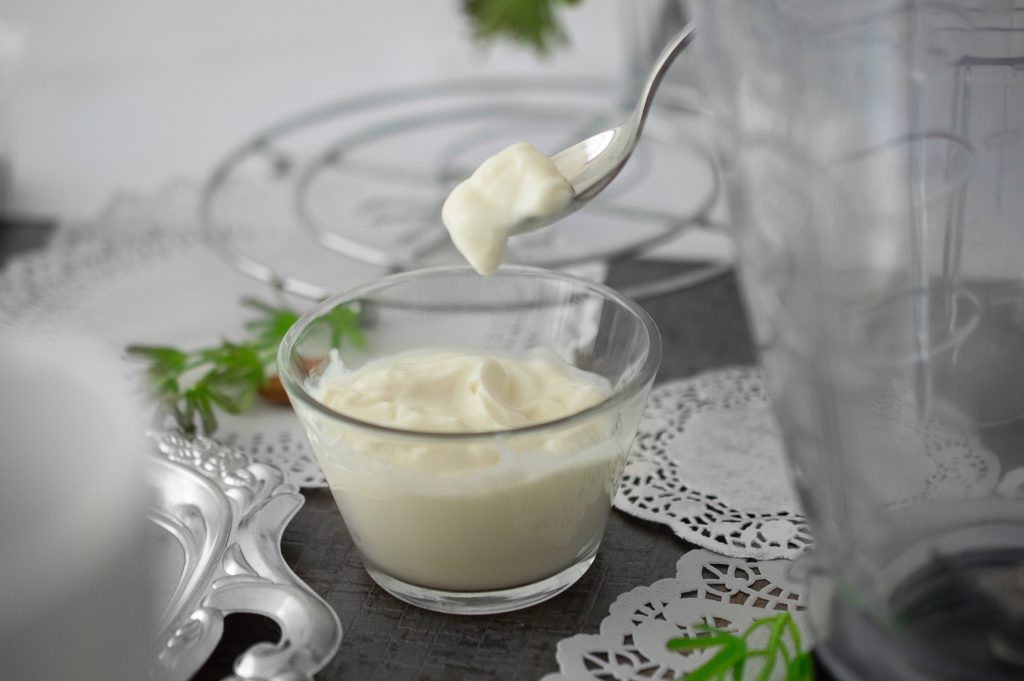 yogurt bianco ricco di calcio e potassio per abbassare la pressione