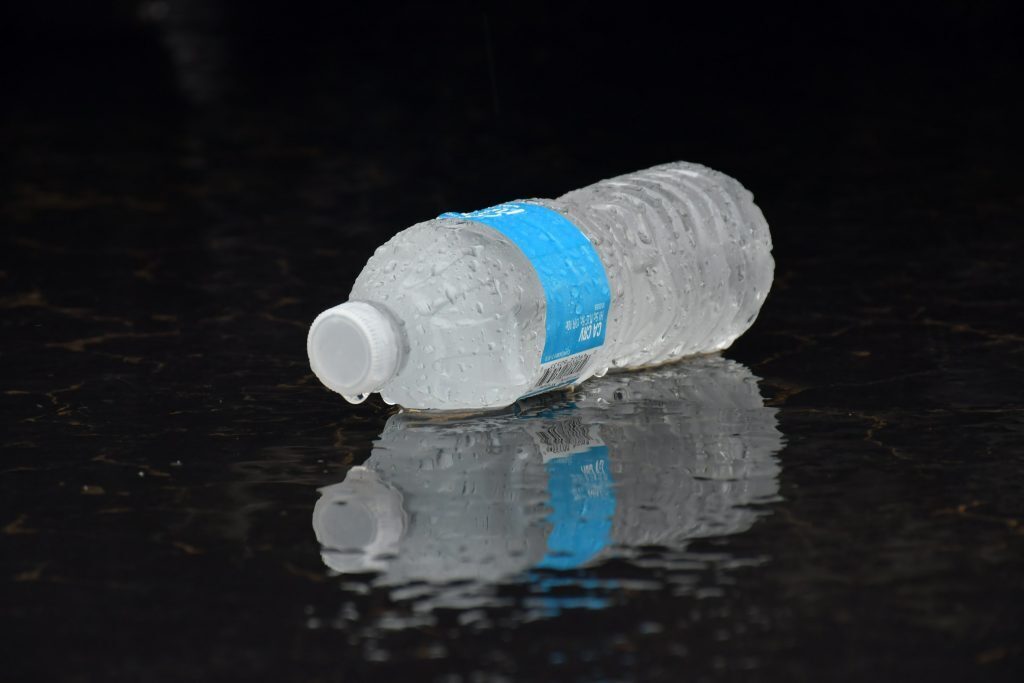 acqua in bottiglia